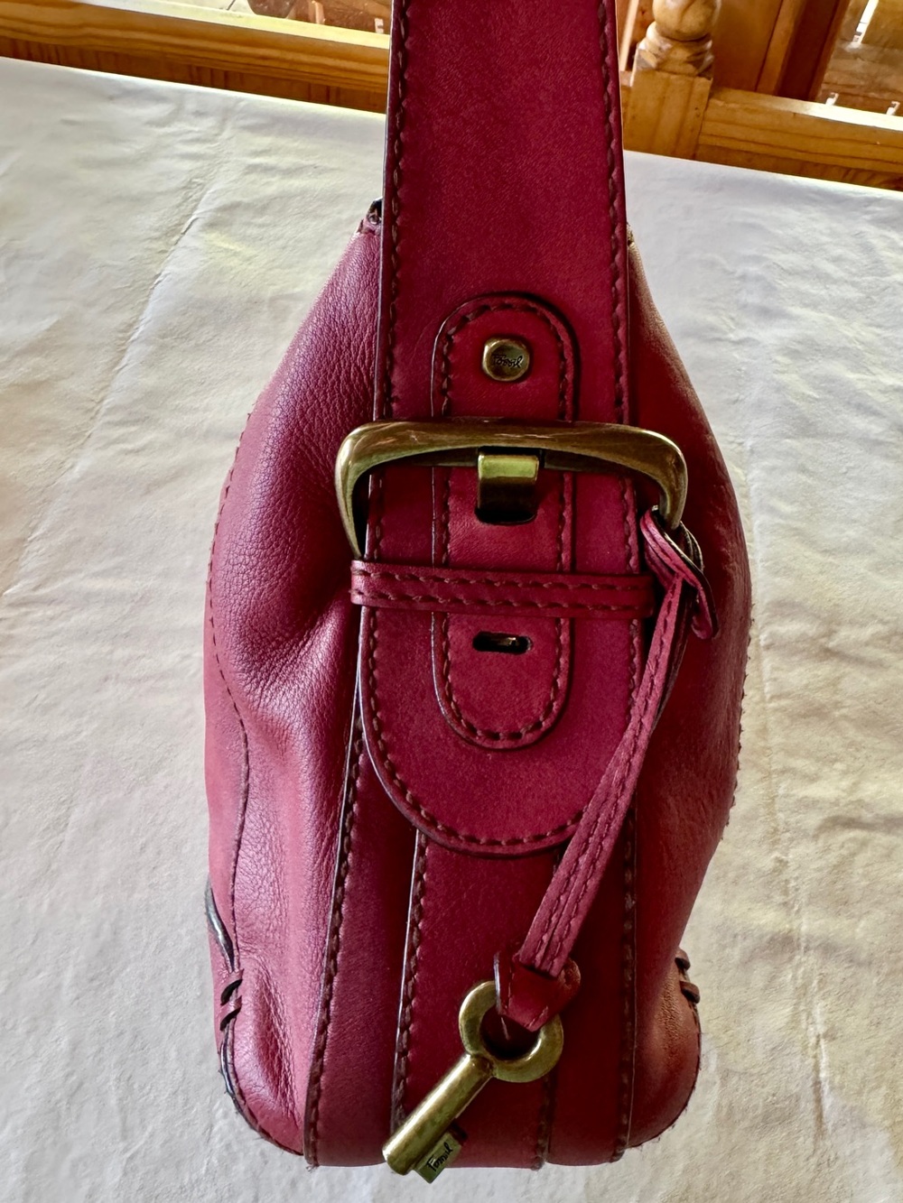 FOSSIL Red Hobo Genuine Leather Shoulder Bag or Handheld Adjustable Strap w/Key - Picture 6 of 17